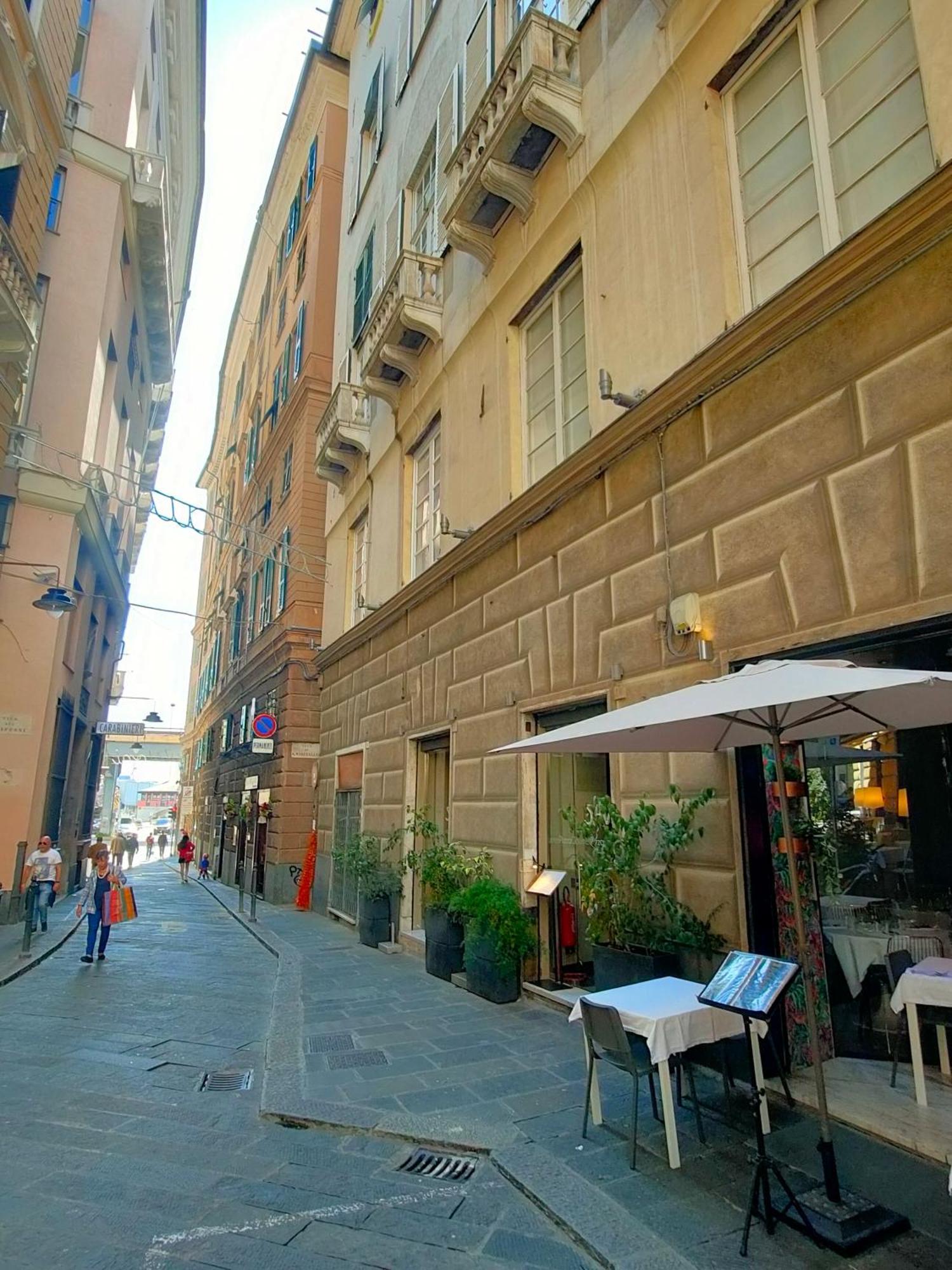 Rooms Ponte Calvi Genua Buitenkant foto
